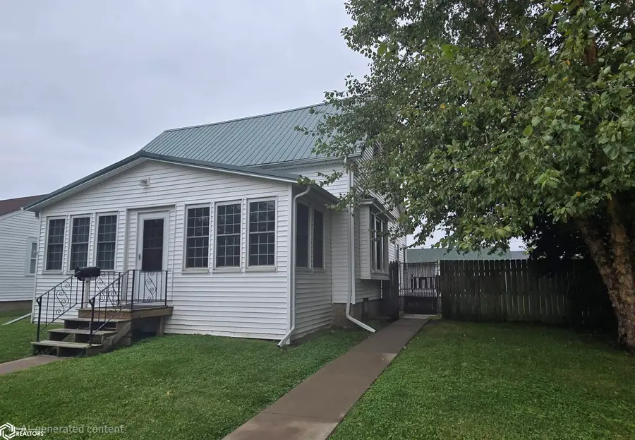 809 Hedge Avenue, Burlington, IA 52601 - #2