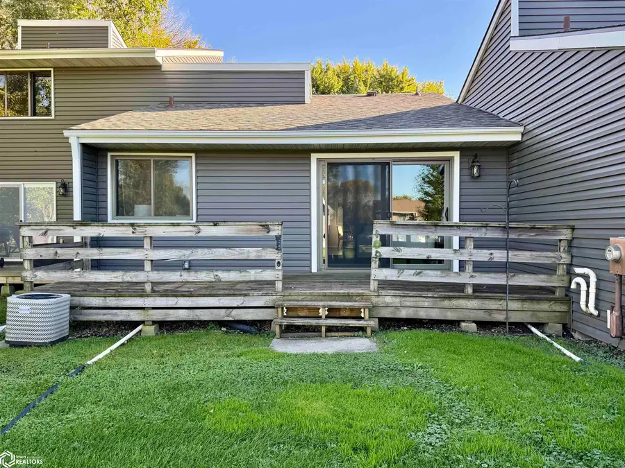 1010 Village Rd #7 #7, Clear Lake, IA 50428 - #2