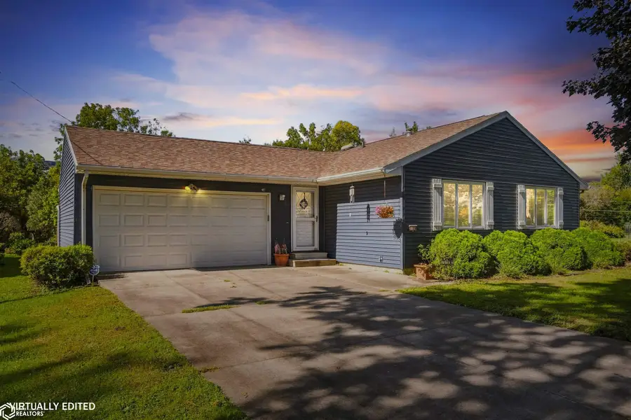 1109 S 12th Street, Marshalltown, IA 50158 - #3