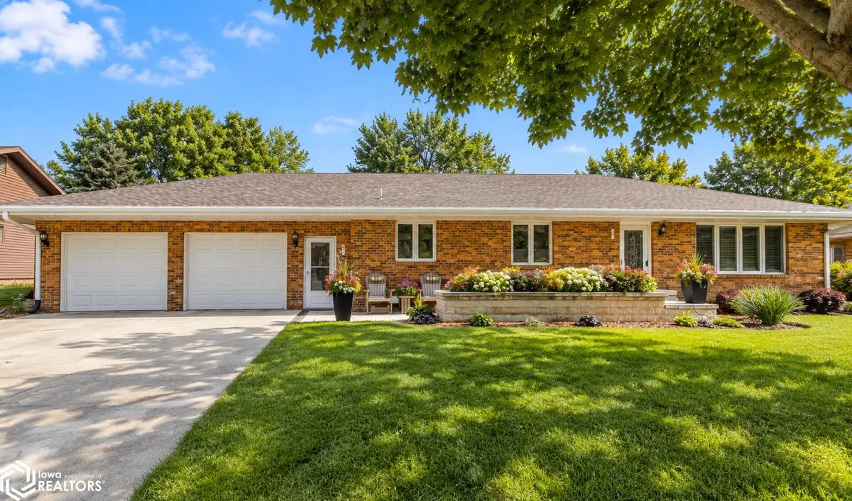 804 SW 3rd Ave, West Bend, IA 50597 - #1