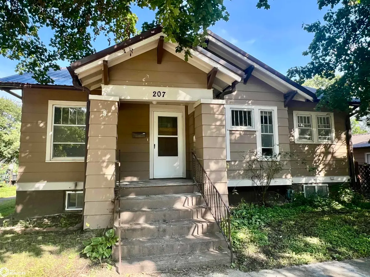 207 W Harrison Avenue, Fairfield, IA 52556 - #1