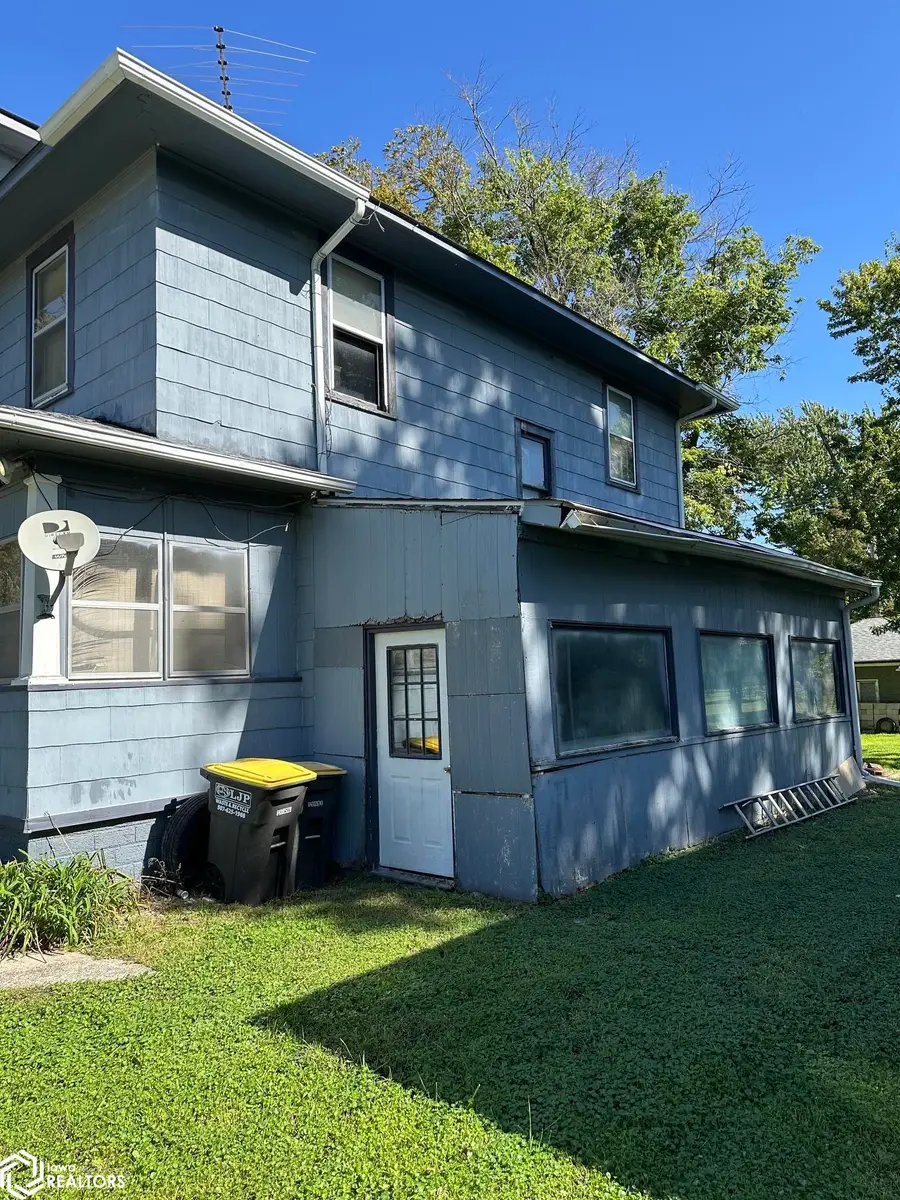 302 S Lucas Avenue, Eagle Grove, IA 50533 - #2