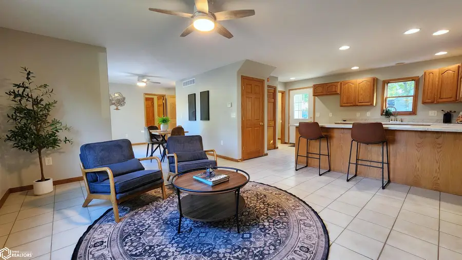 527 4th Street Ne, Mason City, IA 50401 - #2