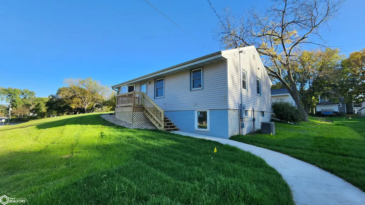 537 4th Street Ne, Mason City, IA 50401 - #1