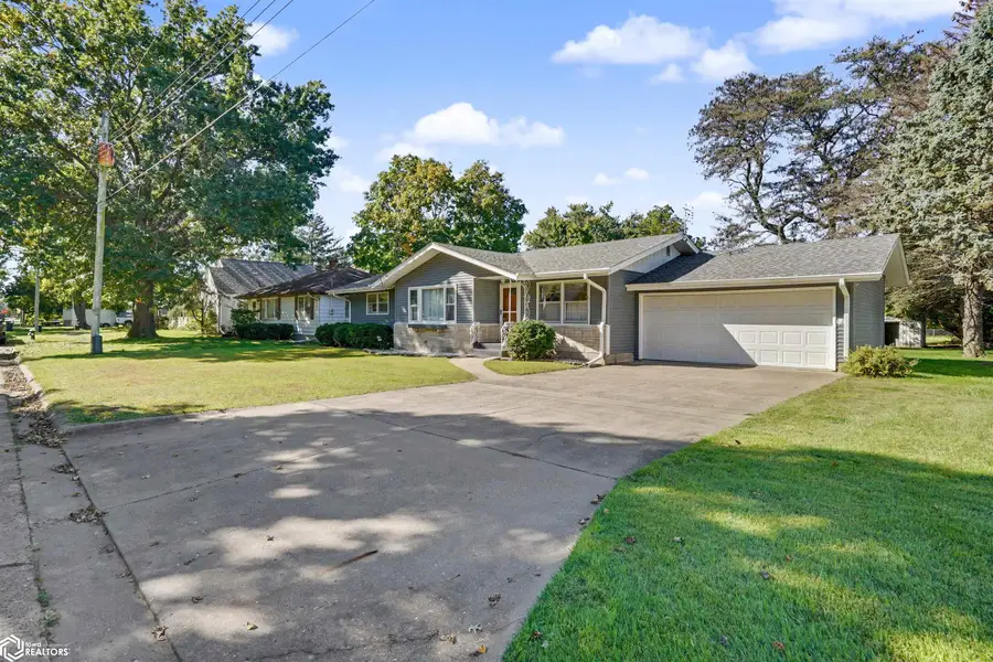 2207 S 13th St, Burlington, IA 52601 - #2