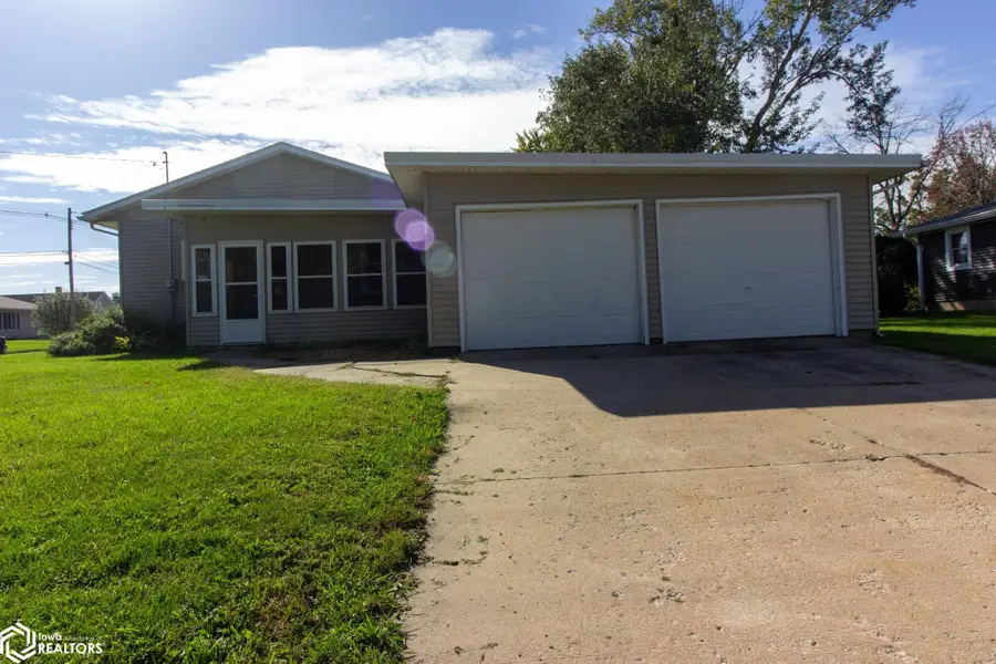 1401 F Avenue, Vinton, IA 52349 - #3