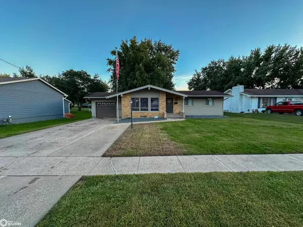 816 4th Avenue E, Albia, IA 52531