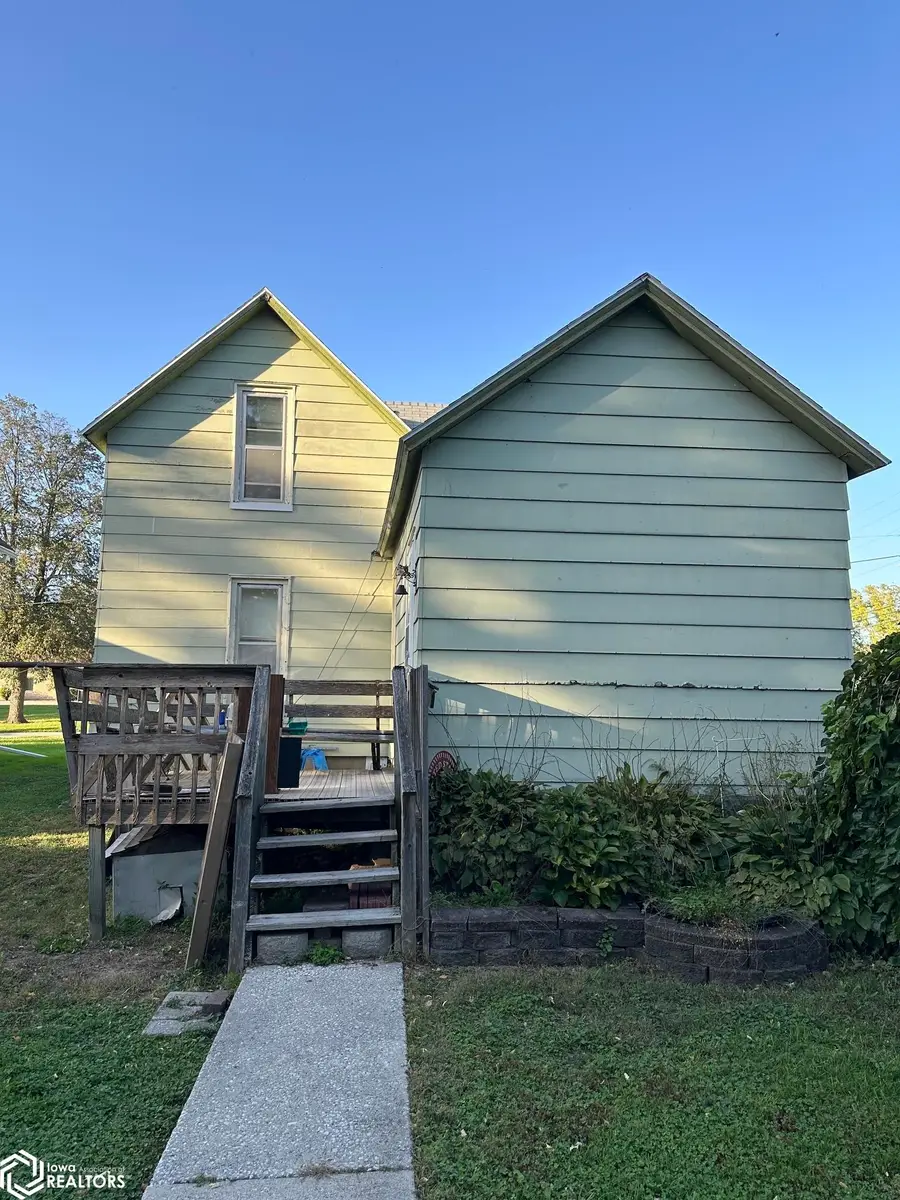 422 SE 2nd Street, Eagle Grove, IA 50533 - #2