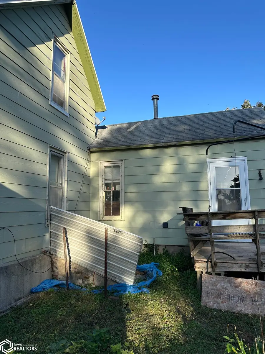 422 SE 2nd Street, Eagle Grove, IA 50533 - #3