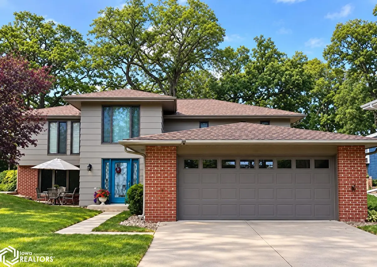 1810 W 5th Avenue N, Clear Lake, IA 50428 - #1