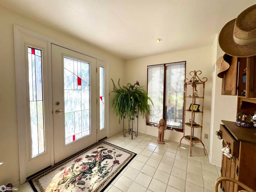 1810 W 5th Avenue N, Clear Lake, IA 50428 - #2