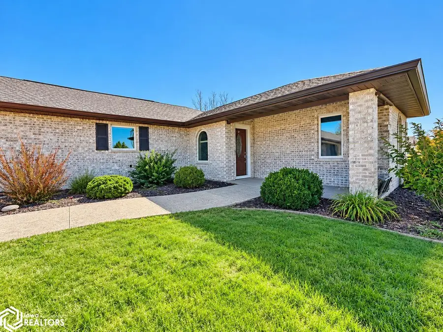 904 S 5th Street, Wapello, IA 52653 - #2