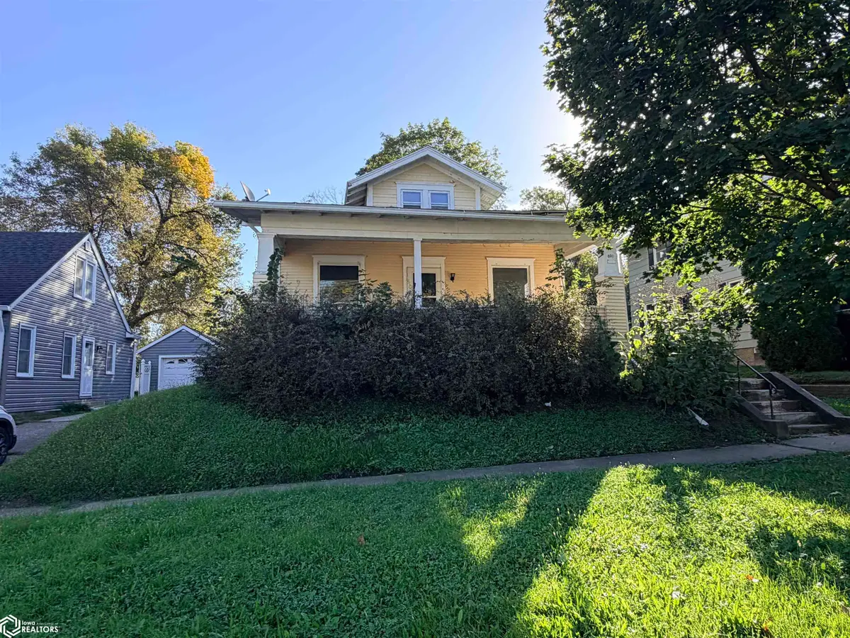 801 S 2nd Street, Fairfield, IA 52556 - #1