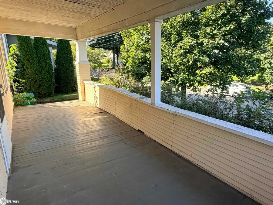 801 S 2nd Street, Fairfield, IA 52556 - #2