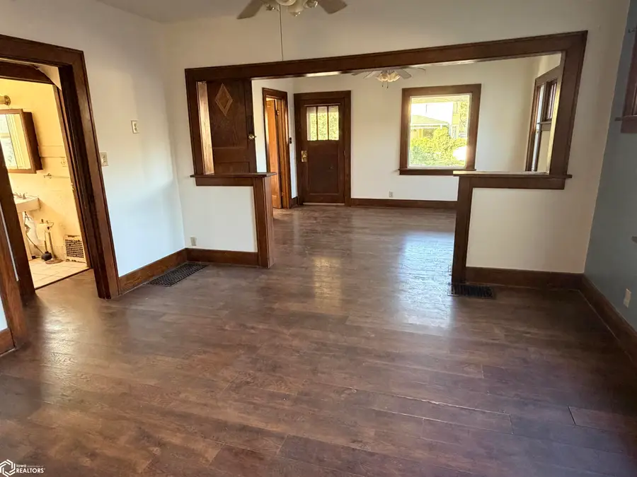 801 S 2nd Street, Fairfield, IA 52556 - #3