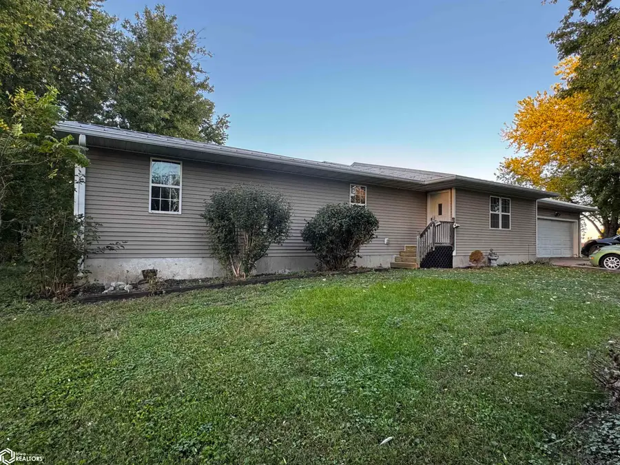 103 E River Road, Oakville, IA 52646 - #2