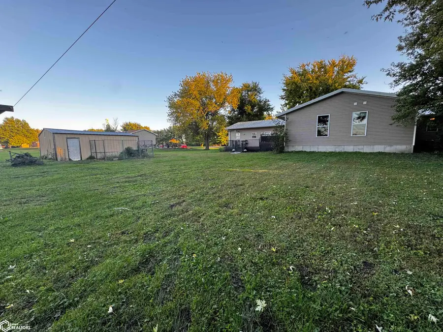 103 E River Road, Oakville, IA 52646 - #3