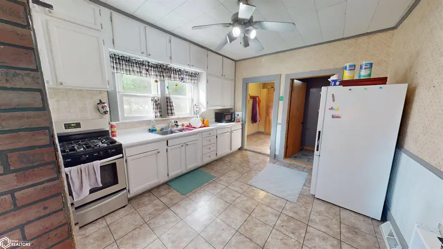 165 S Church Street, Packwood, IA 52580 - #2