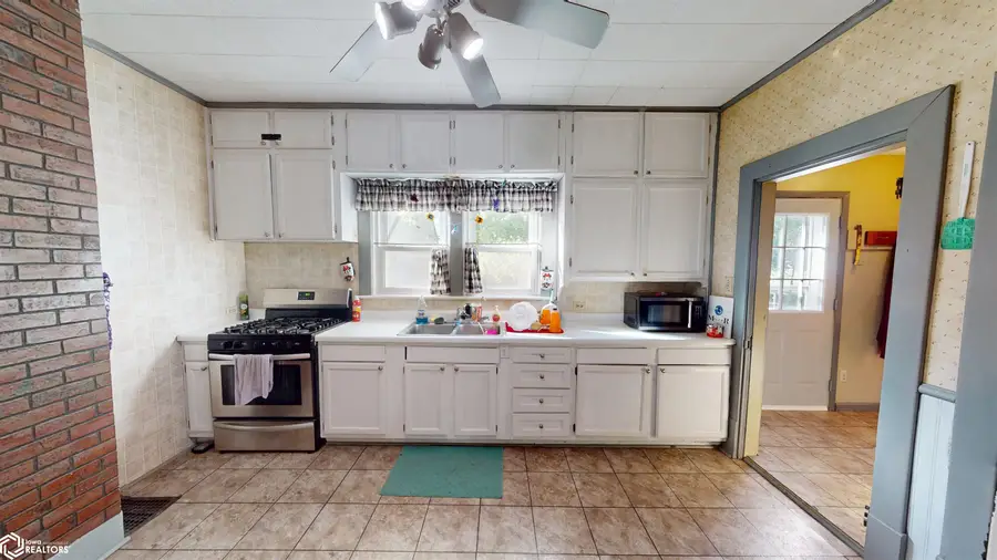 165 S Church Street, Packwood, IA 52580 - #3