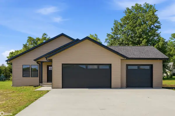 111 Dover Circle, New London, IA 52645