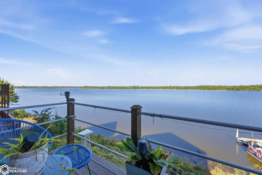 9868 F Avenue, Wapello, IA 52653 - #3