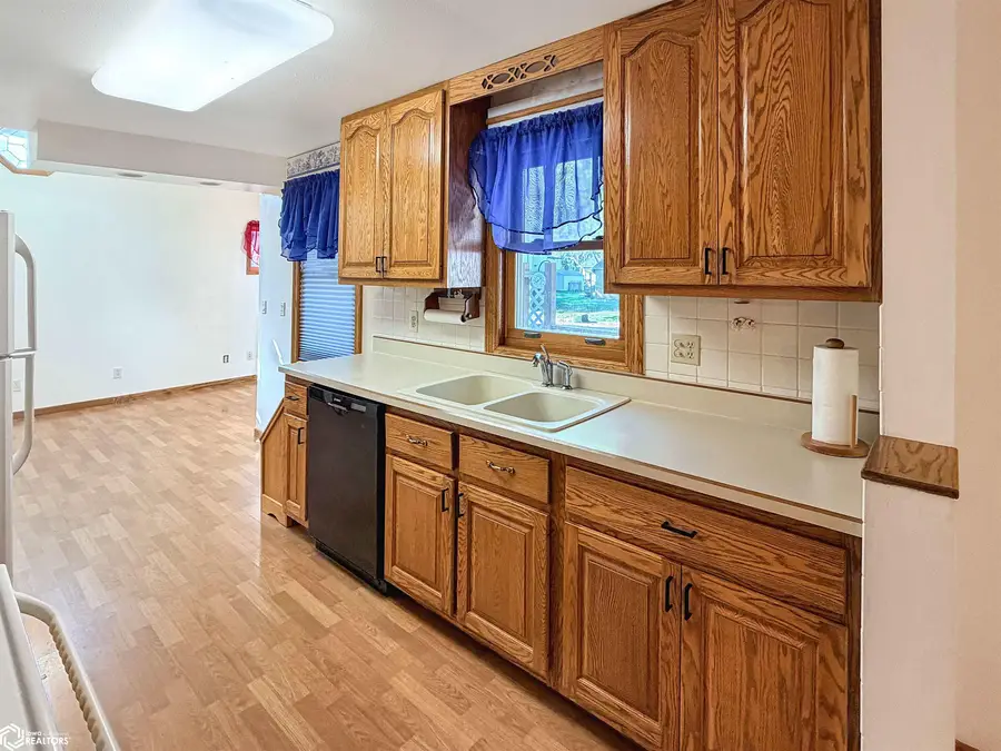 210 5th Street Se, Hampton, IA 50441 - #3