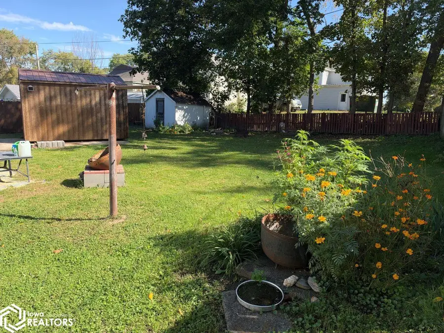 602 N A Street, Oskaloosa, IA 52577 - #3