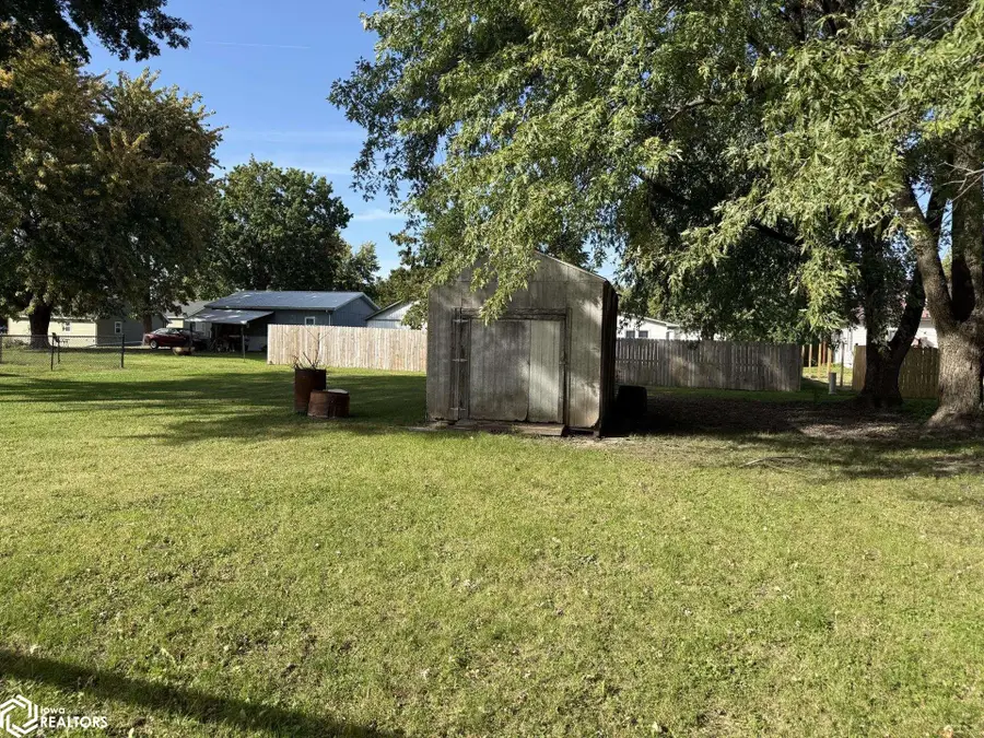 604 W South Street, Bloomfield, IA 52537 - #3