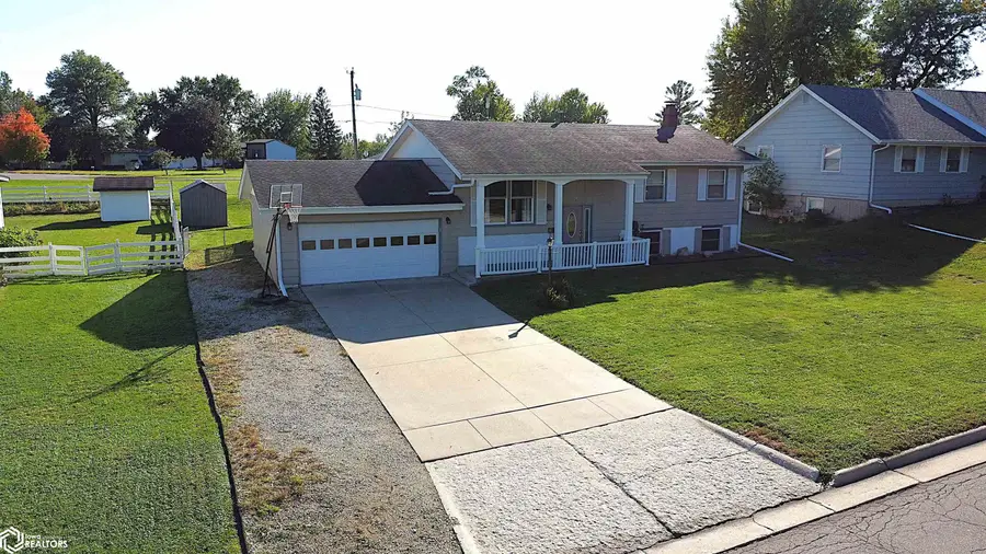 303 Newcastle Road, Marshalltown, IA 50158 - #2