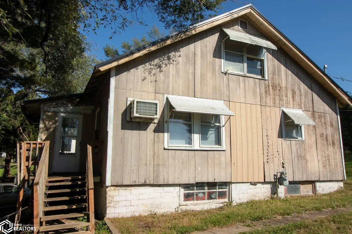 114 S Van Buren Avenue, Ottumwa, IA 52501 - #1