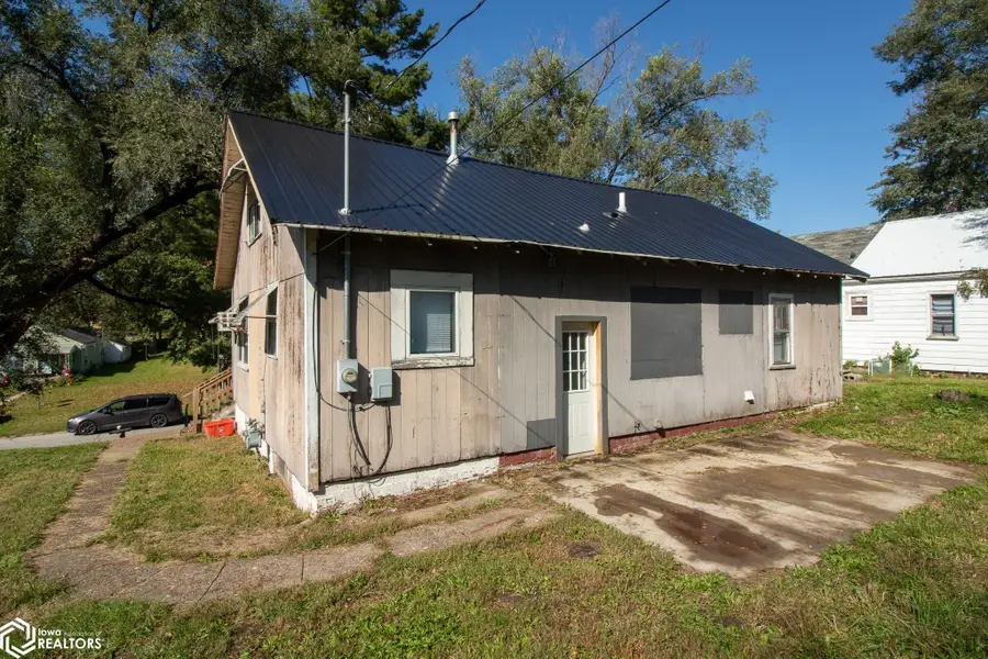 114 S Van Buren Avenue, Ottumwa, IA 52501 - #2