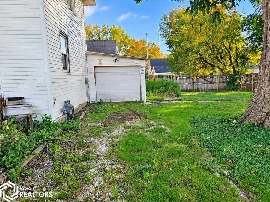 1101 16th Avenue, Eldora, IA 50627 - #3