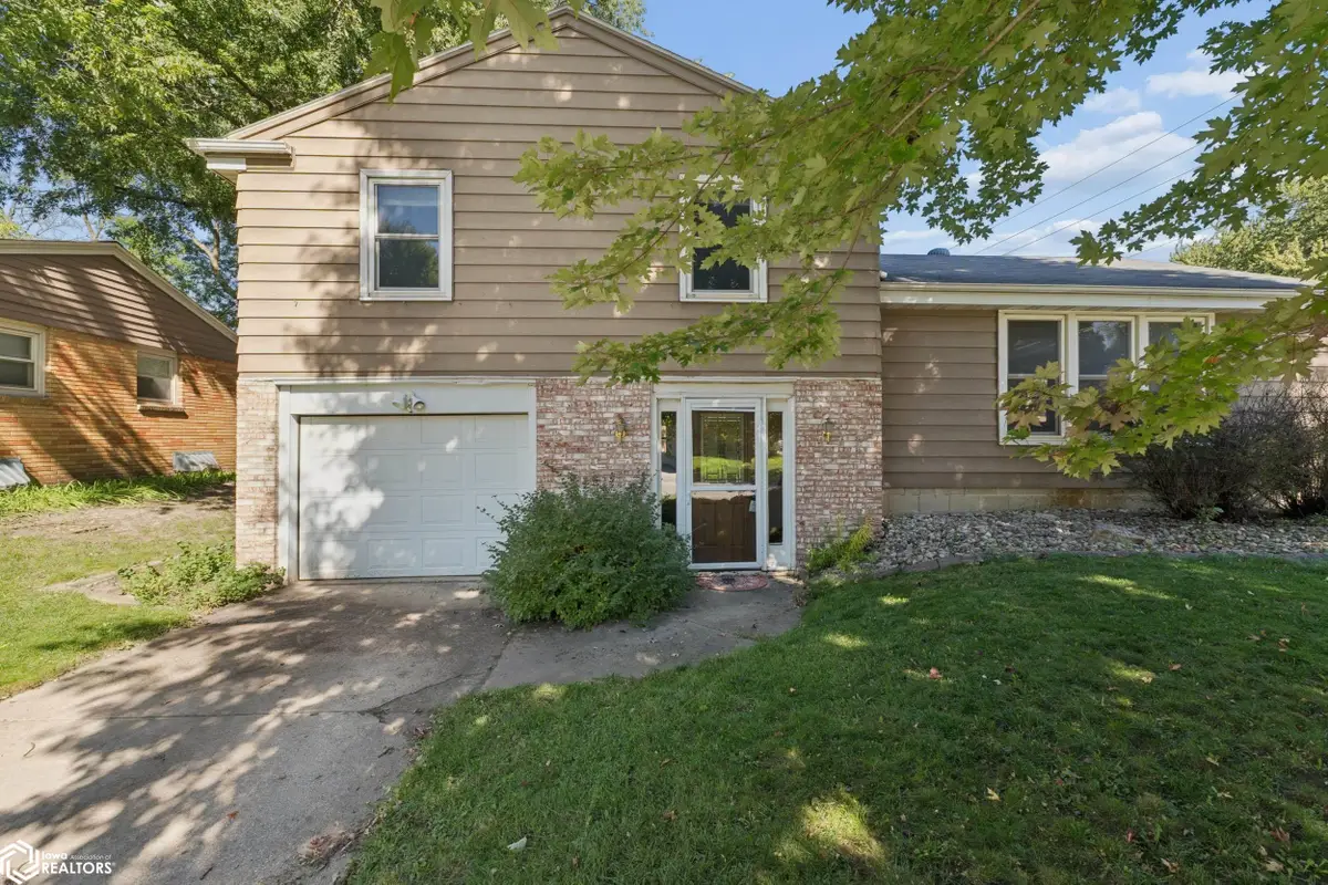 1304 2nd Street, Mason City, IA 50401 - #1