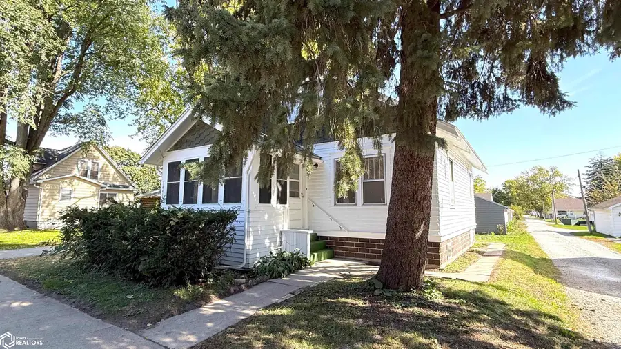 1441 N Jefferson Avenue, Mason City, IA 50401 - #3