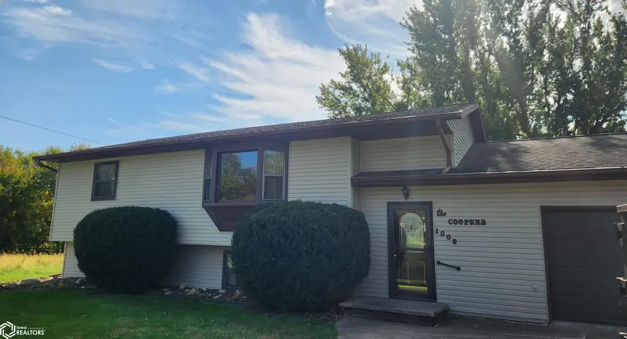 1008 E 7th Street, Tama, IA 52339 - #2