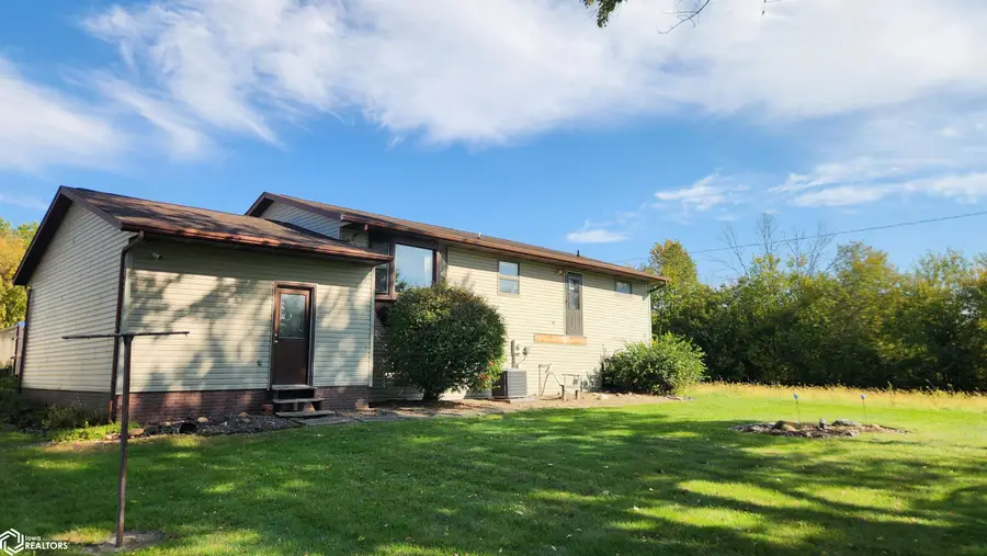 1008 E 7th Street, Tama, IA 52339 - #3