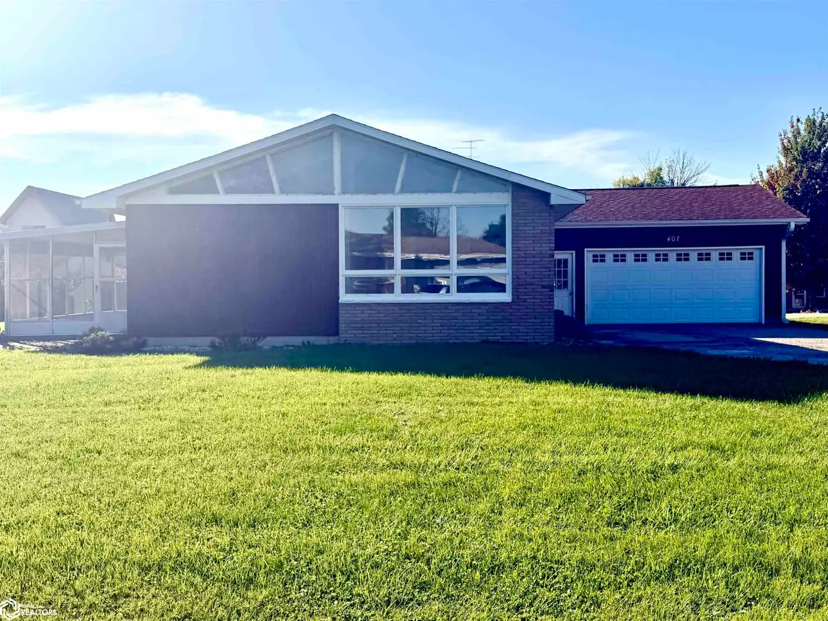 407 S 1st Avenue, Danville, IA 52623 - #1