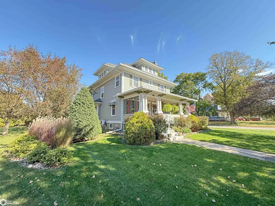 420 Central Avenue E, Hampton, IA 50441 - #2
