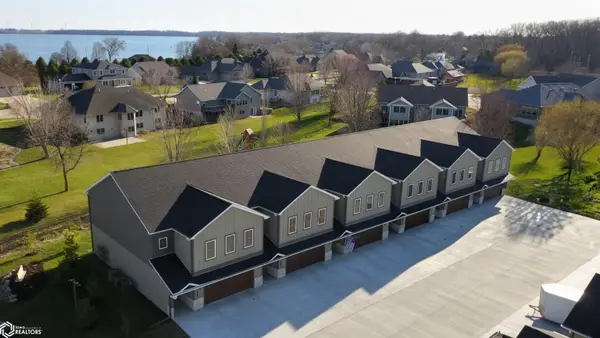 103 Stonebrook Court, Clear Lake, IA 50428