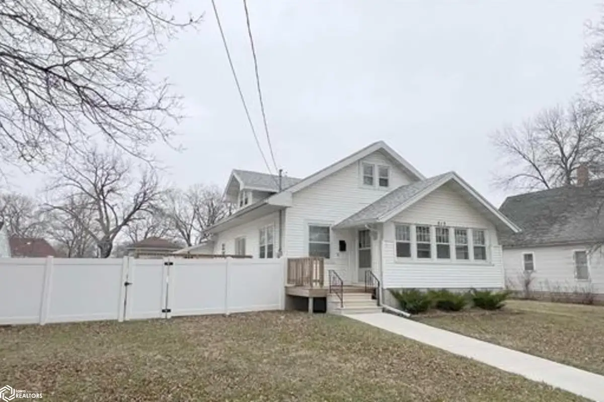 512 8th Street, Mason City, IA 50401 - #1