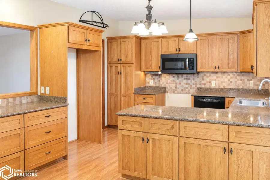 702 E Franklin Street, Bloomfield, IA 52537 - #2