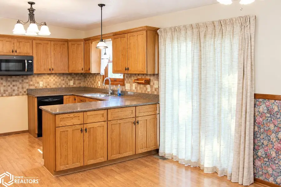 702 E Franklin Street, Bloomfield, IA 52537 - #3