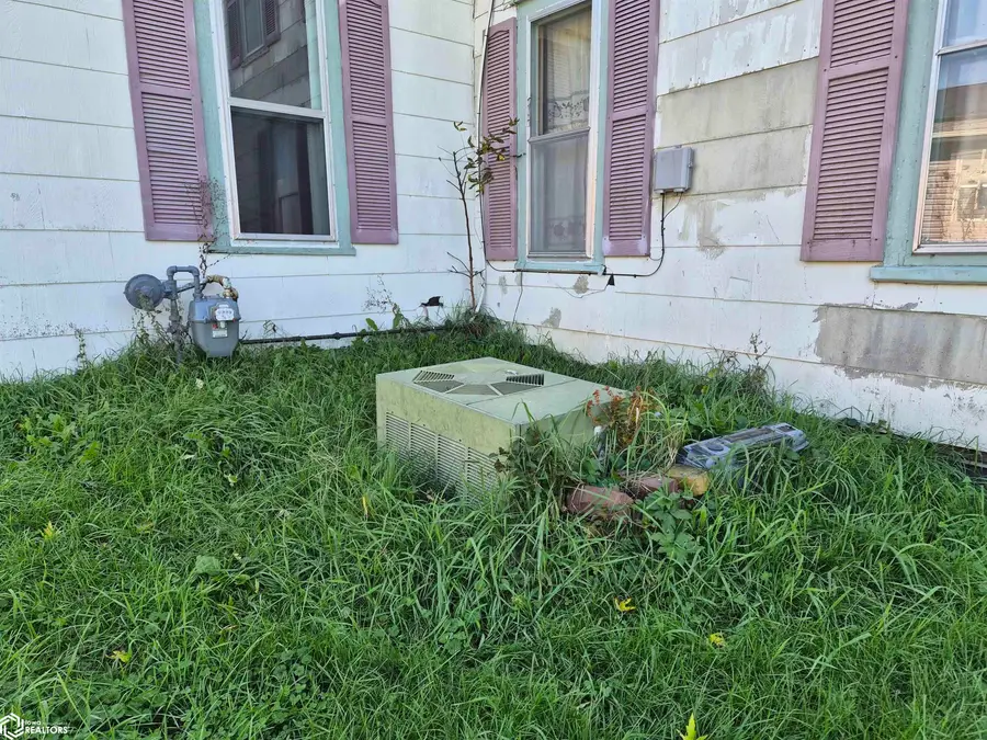 624 Pearl Street, Grinnell, IA 50112 - #3