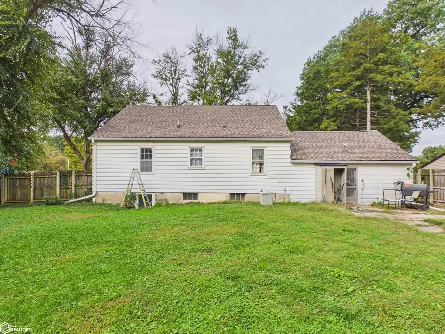 1580 N Van Buren Avenue, Ottumwa, IA 52501 - #3
