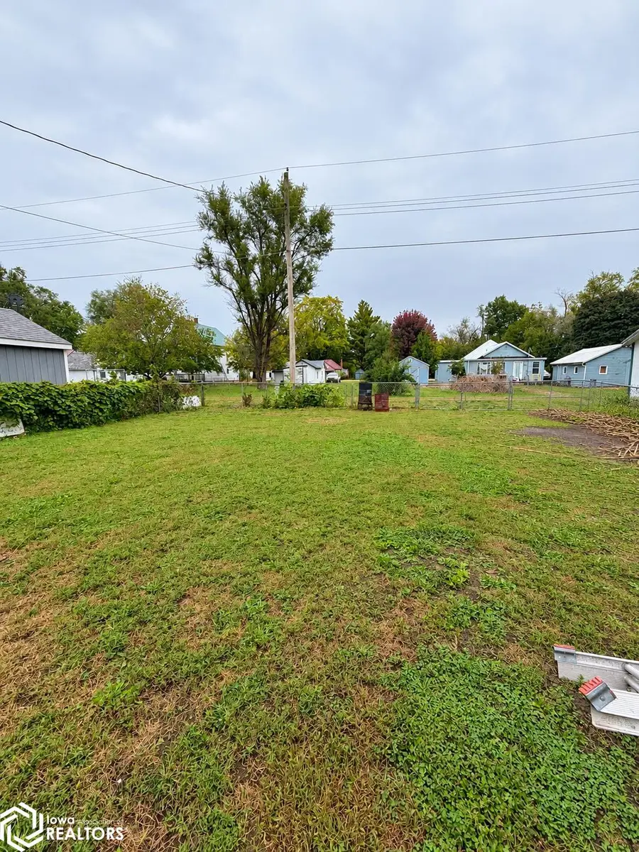 1225 Monroe Avenue, Ottumwa, IA 52501 - #2
