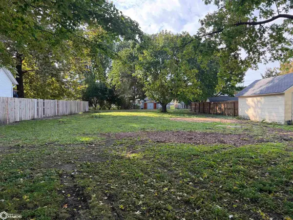N 5th Avenue, Washington, IA 52353