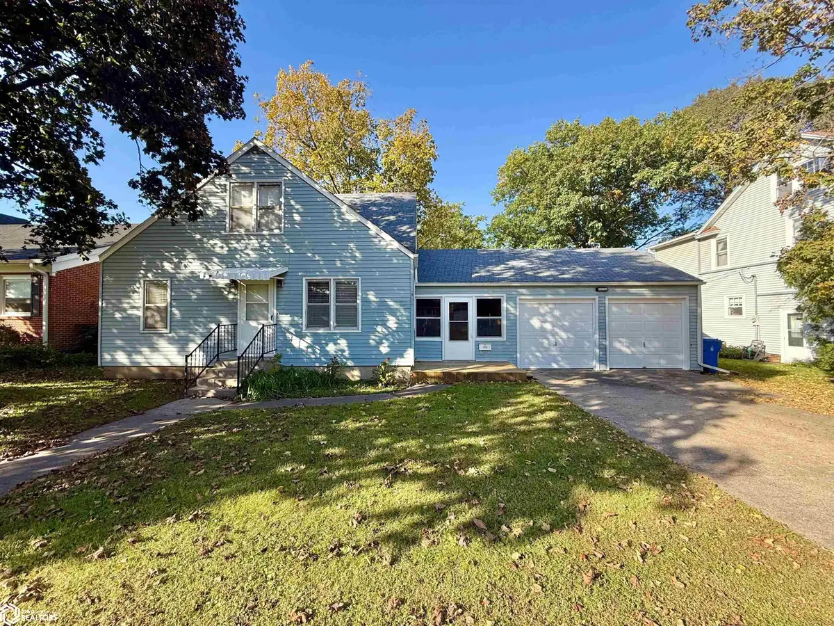 402 E Monroe Street, Jefferson, IA 50129 - #1