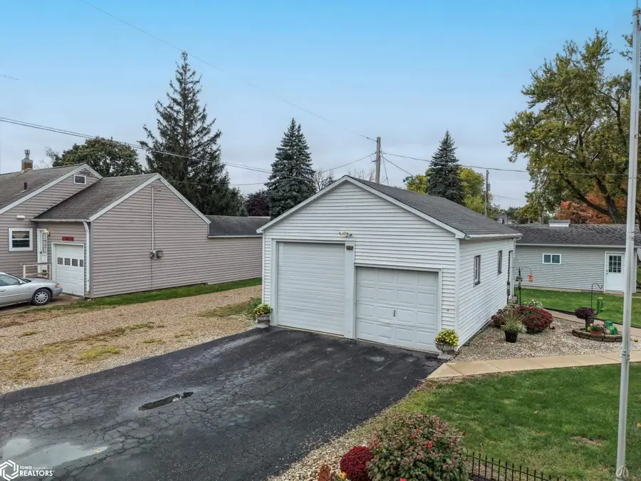 622 Avenue, Ackley, IA 50601 - #3