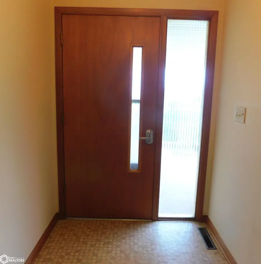 2106 9th Avenue N, Denison, IA 51442 - #3