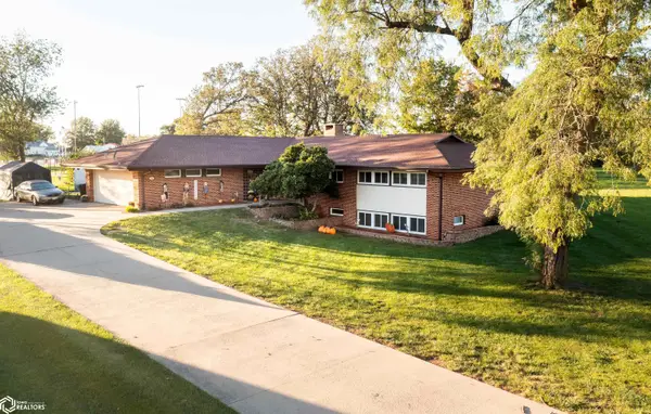 1105 Mallory Drive, Chariton, IA 50049